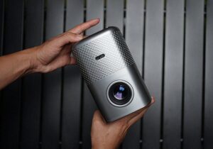 PROOREN Portable projector