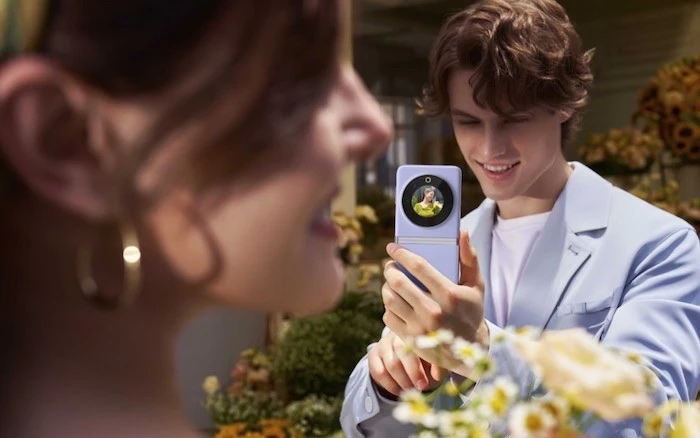 Tecno Phantom V Flip