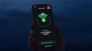 Apple Emergency SOS via satellite