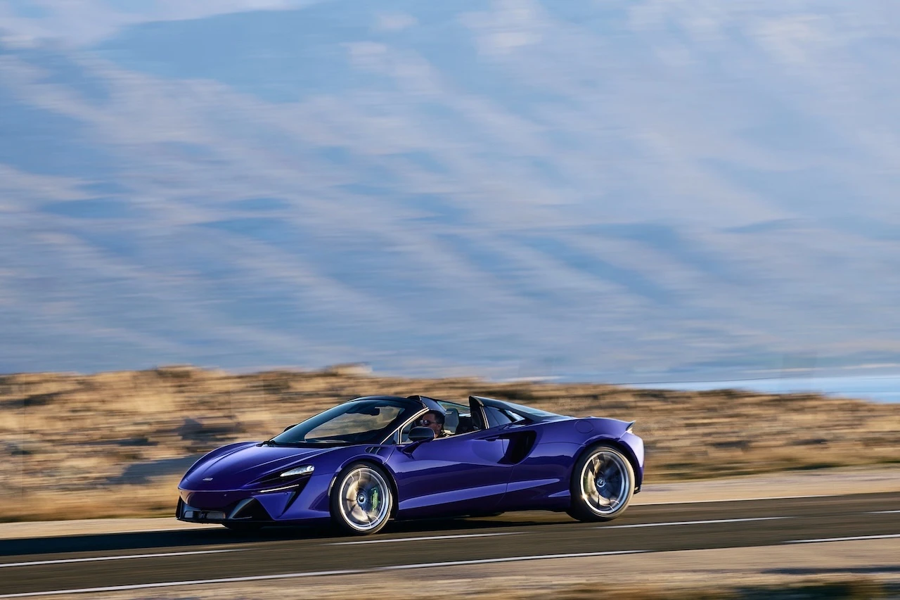 McLaren Artura Spider
