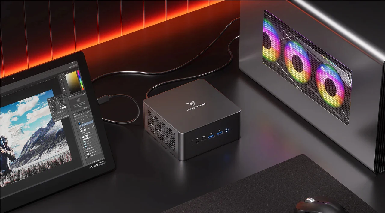 MINISFORUM UM890 Pro AMD Ryzen Hawk Point mini PC