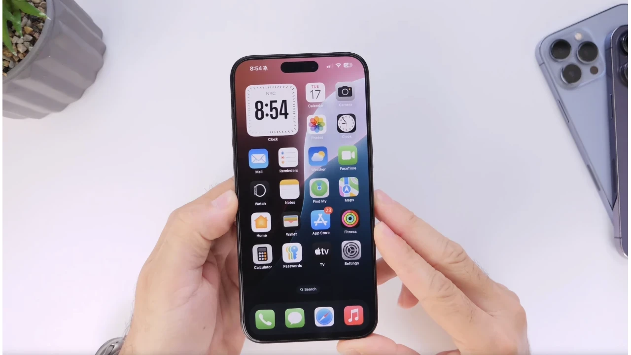 iPhone Battery Life iOS 18