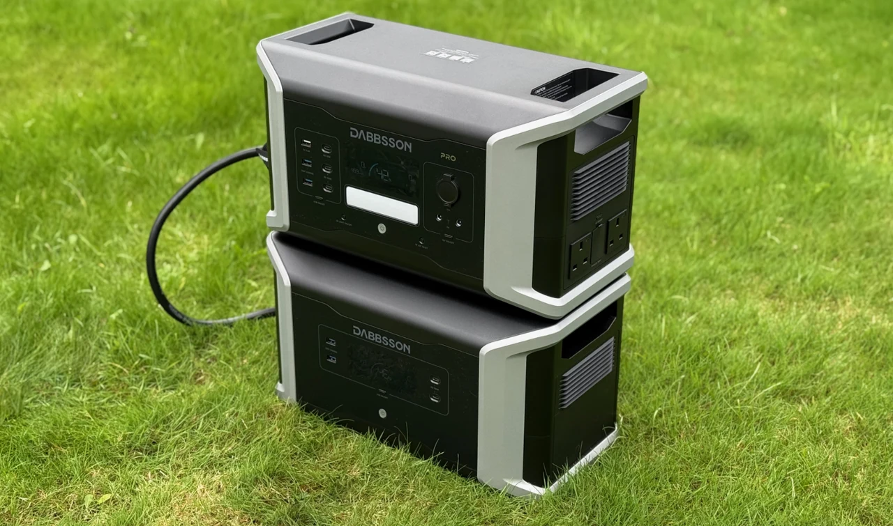 DBS1000 Pro power station and battery pack 1