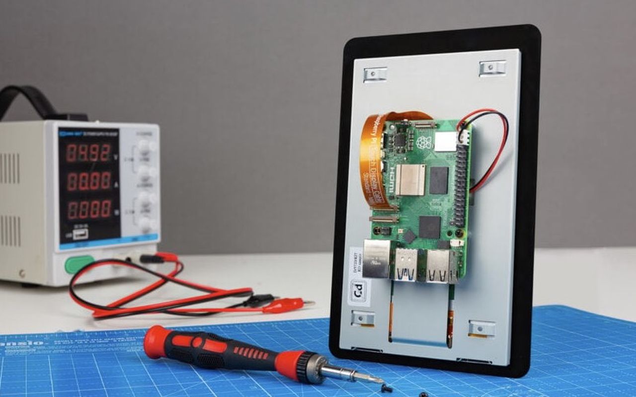Raspberry Pi Touch Display 2 Now Available