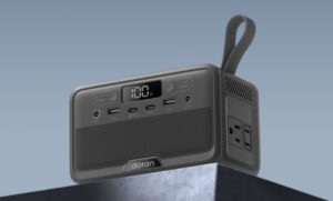 Daran R100 portable power station with multiple charging ports