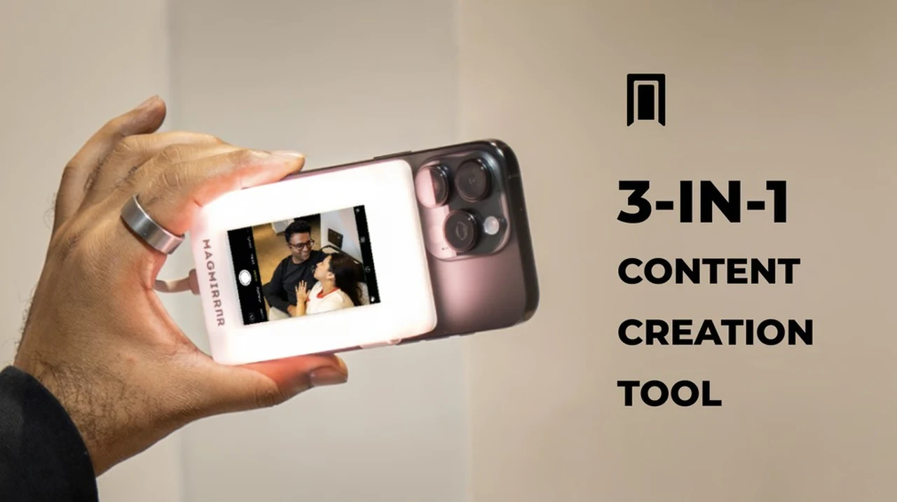 Selfie monitor screen feature of the MagMirror for high-quality content