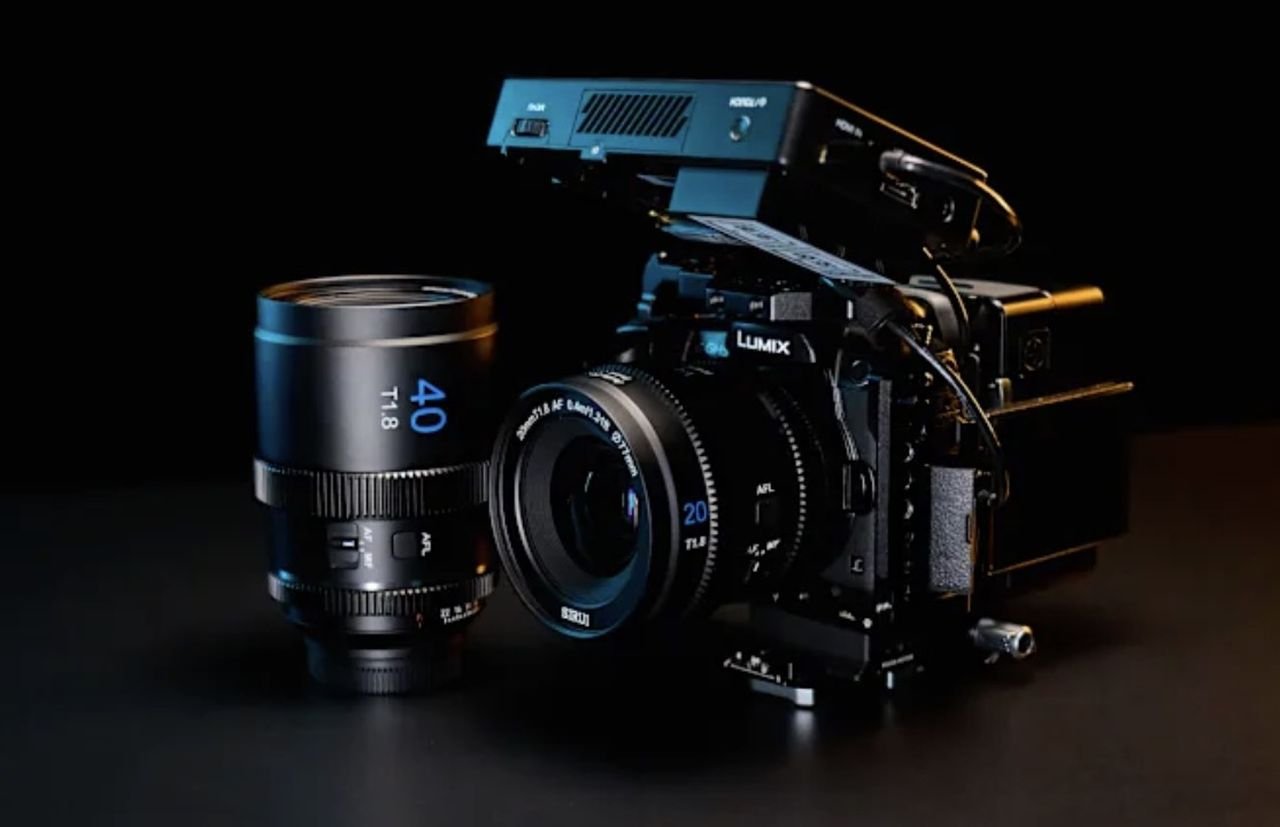 Close-up of the SIRUI 20mm T1.8 anamorphic lens for cinematic visuals