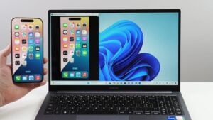 iPhone screen mirroring to Windows PC using LonelyScreen software