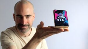 Motorola RAZR 60 Ultra showcasing its sleek foldable design