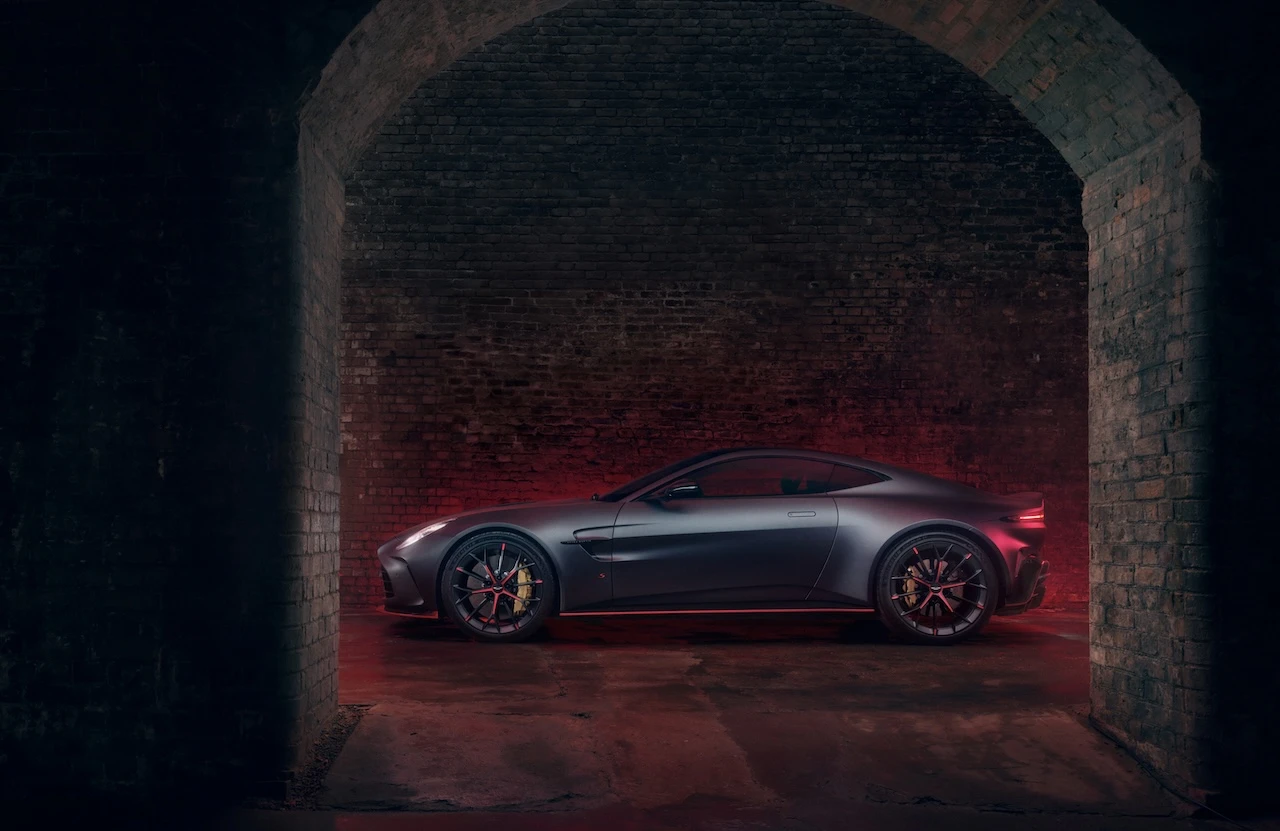Aston Martin Vantage S 
