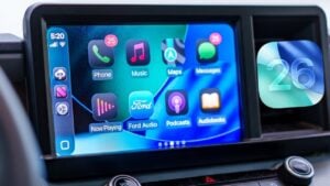 iOS 26 CarPlay interface showcasing new customizable features
