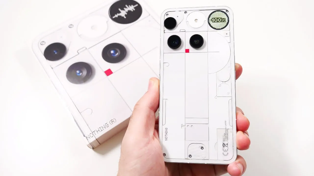 Durable build of the Nothing Phone 3 with Gorilla Glass and aluminum frame