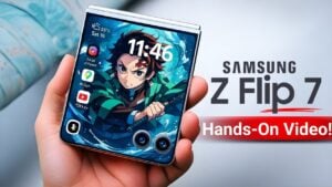 Samsung Galaxy Z Flip 7 showcasing its larger external display