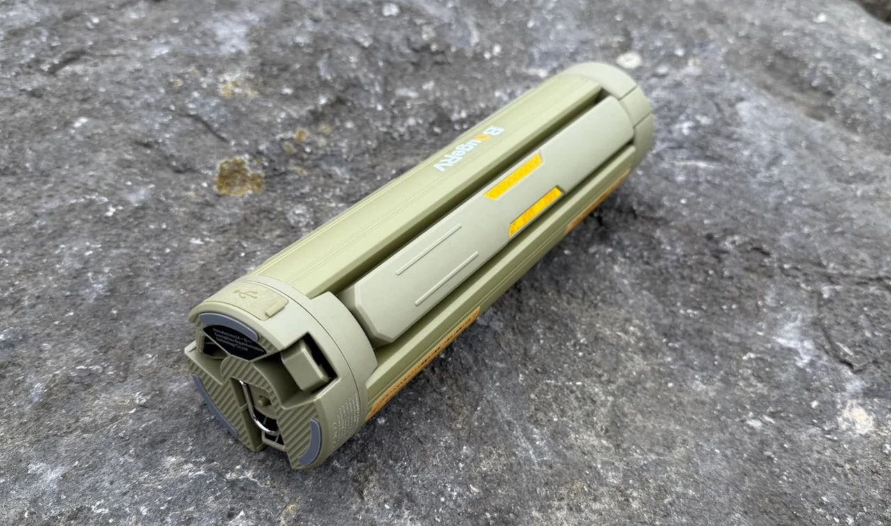 BougeRV Telescopic Camping Lantern 1