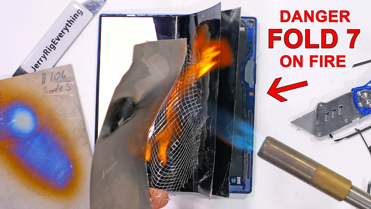 Close-up of the Galaxy Fold7's folding screen durability features