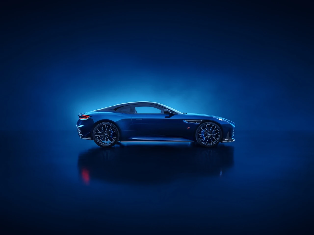 Aston Martin DB12 S
