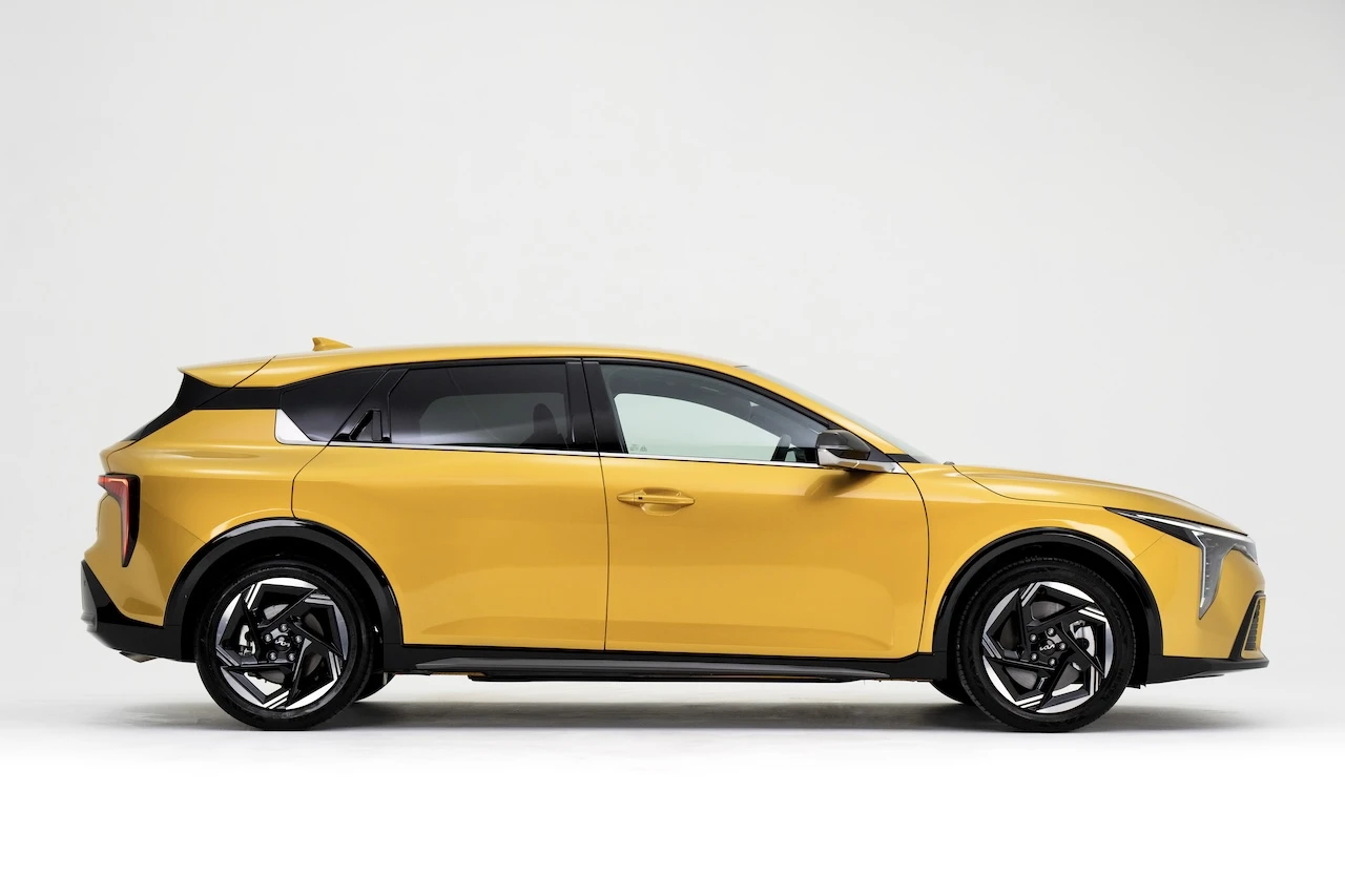 Kia K4