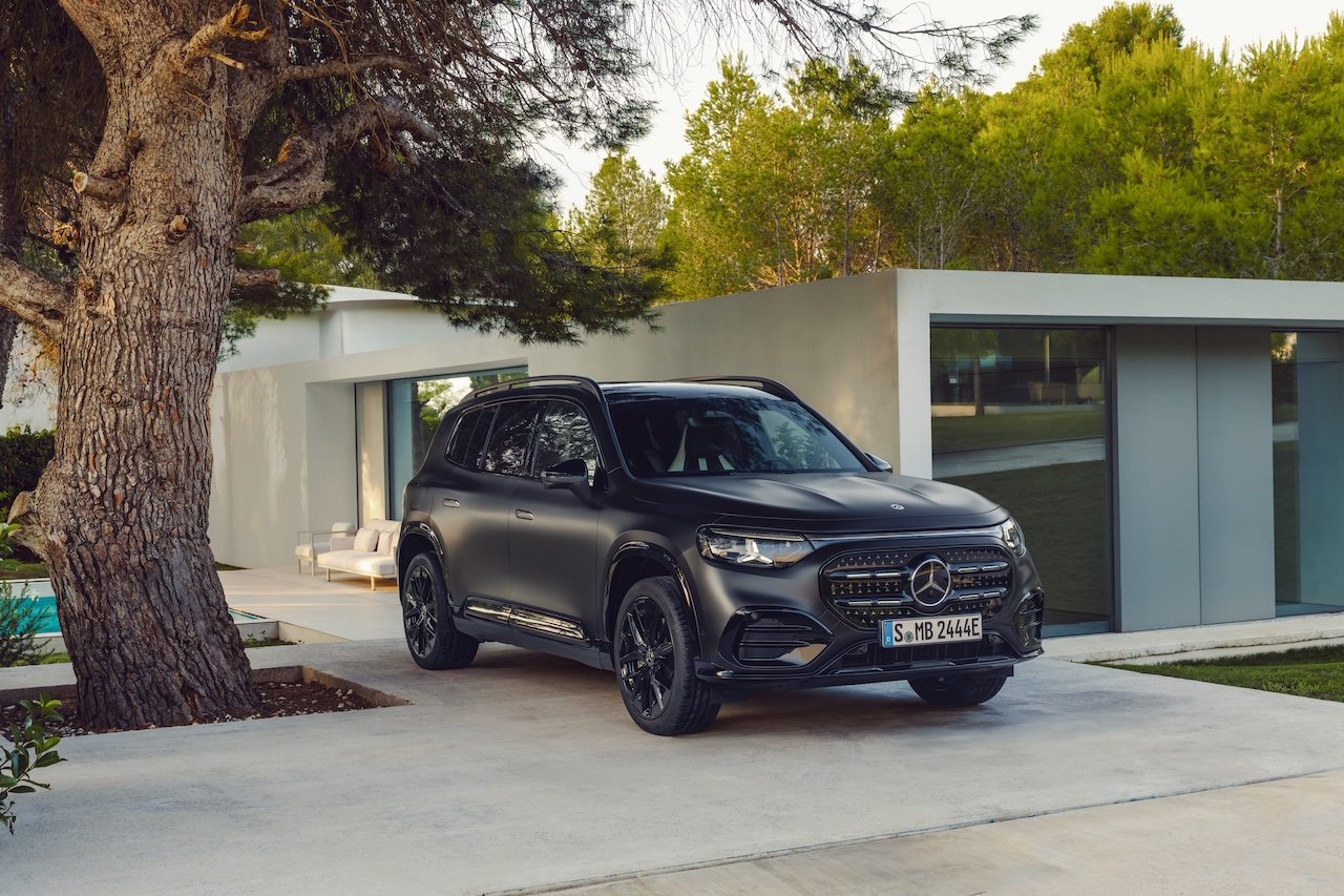 Mercedes Benz Officially Unveils the Refreshed GLB SUV