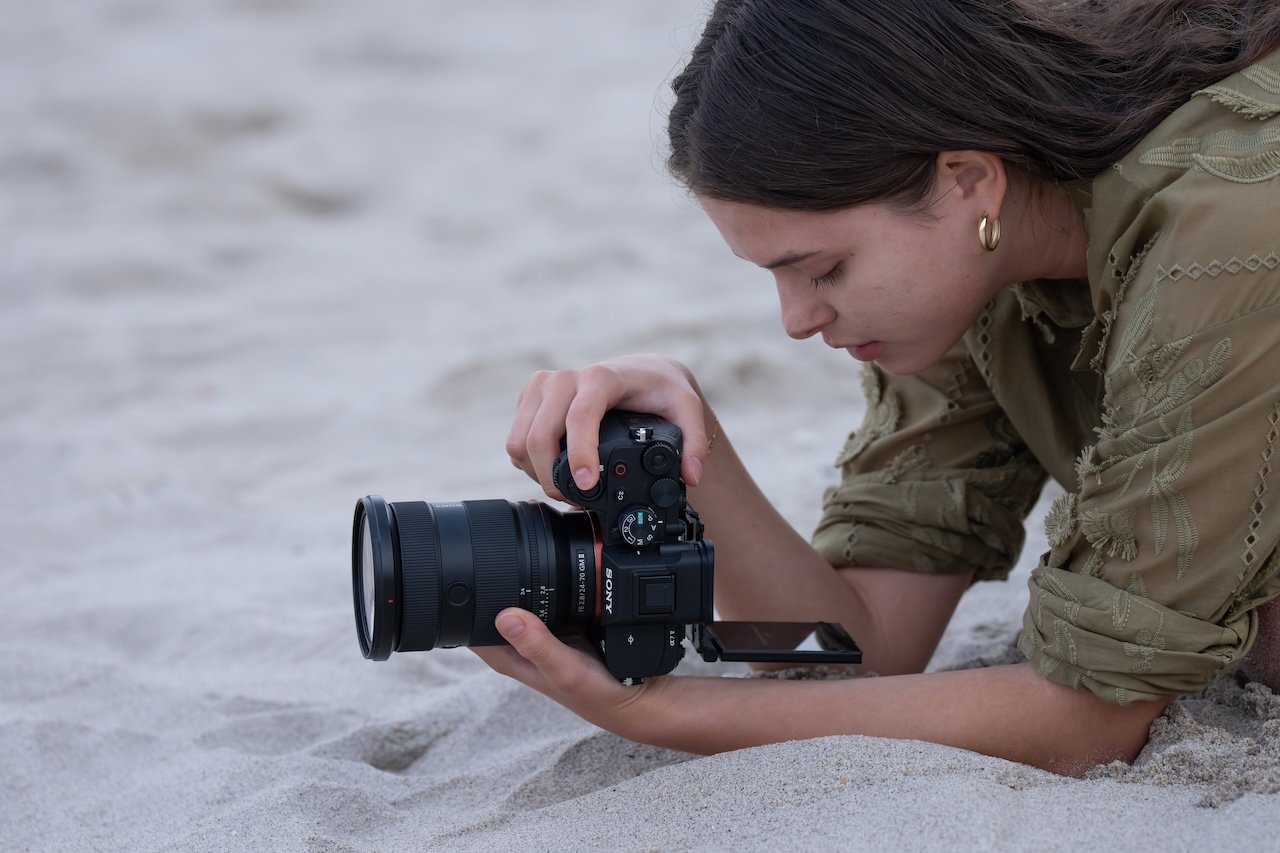 Unveiling the Sony Alpha 7 V: A Leap in Full-Frame Mirrorless Technology