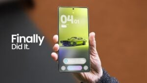 Samsung Galaxy S26 Ultra showcasing magnetic accessory compatibility