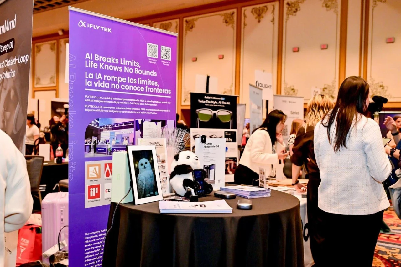 iFLYTEK Showcases AI Recorder S6