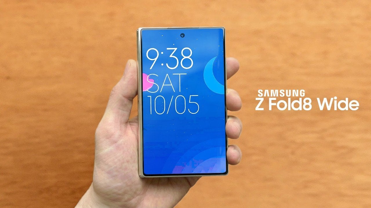 Side-by-side render comparing Galaxy Z Fold 8 Wide and standard model with labeled 4,900mAh and 5,000mAh capacities.