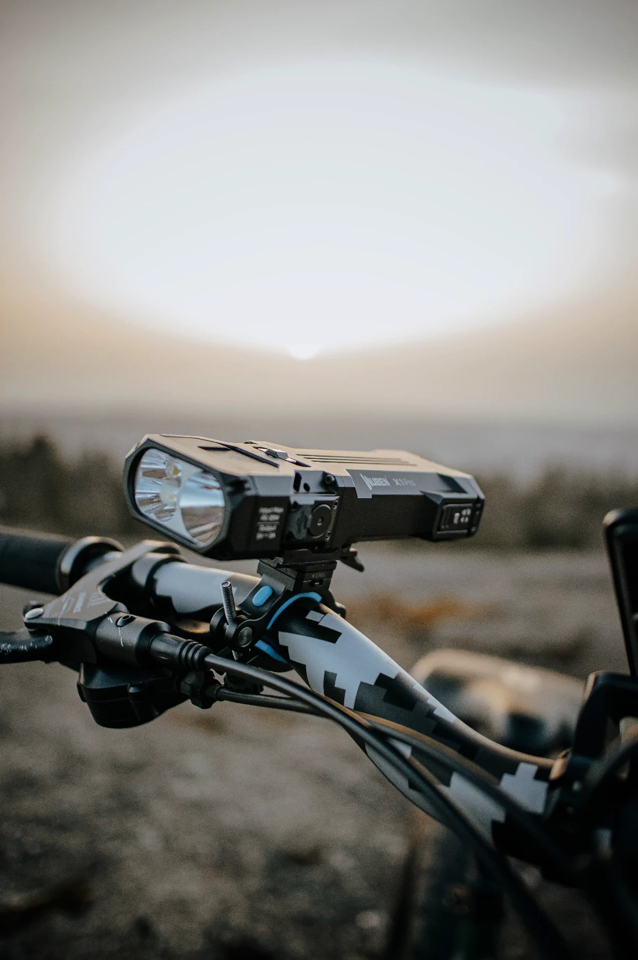 Suporte para tripé e suporte opcional para bicicleta em liga de zinco