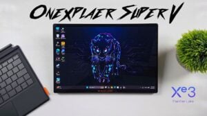 Cyberpunk 2077 running smoothly on the 1X Player Super V gaming tablet