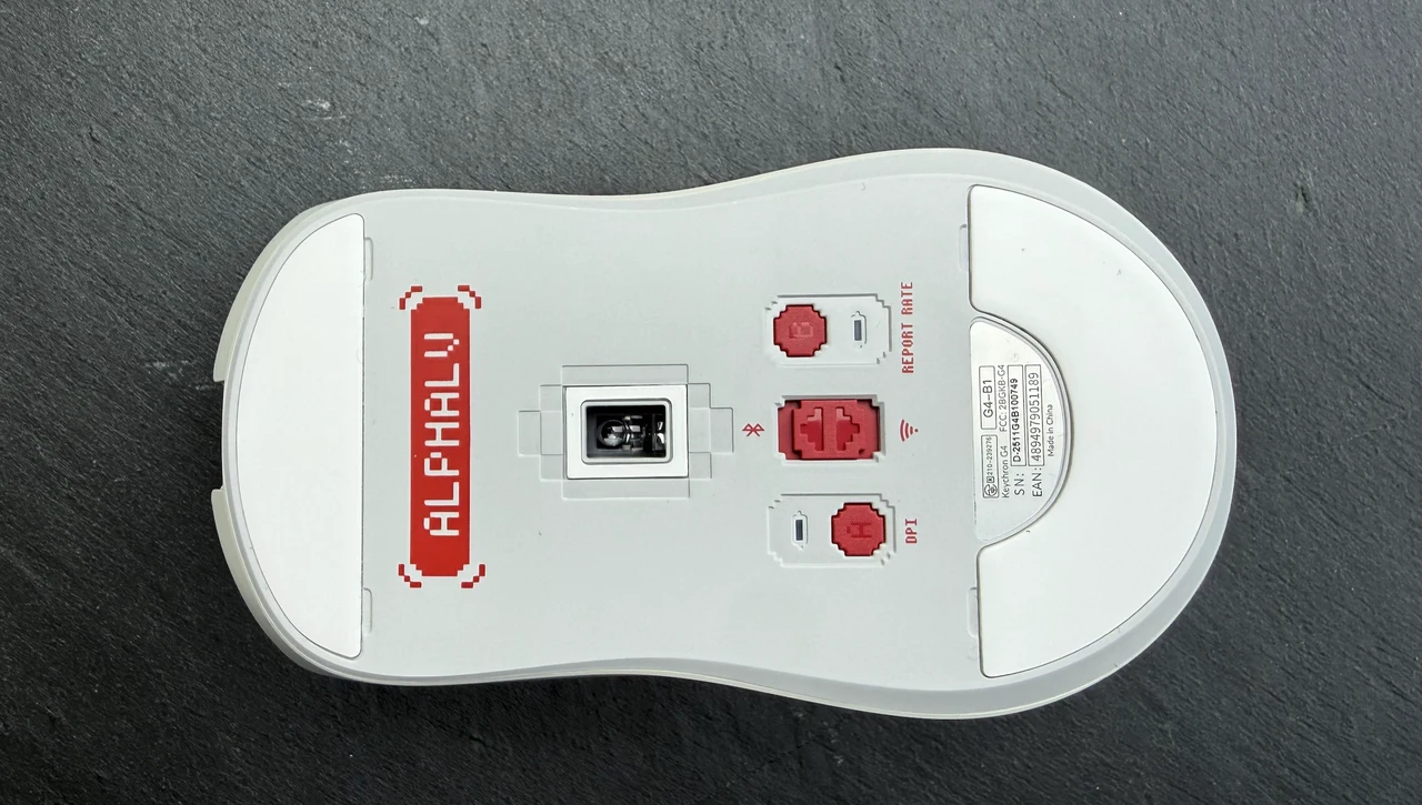 Keychron G4 Wireless Mouse Underneath