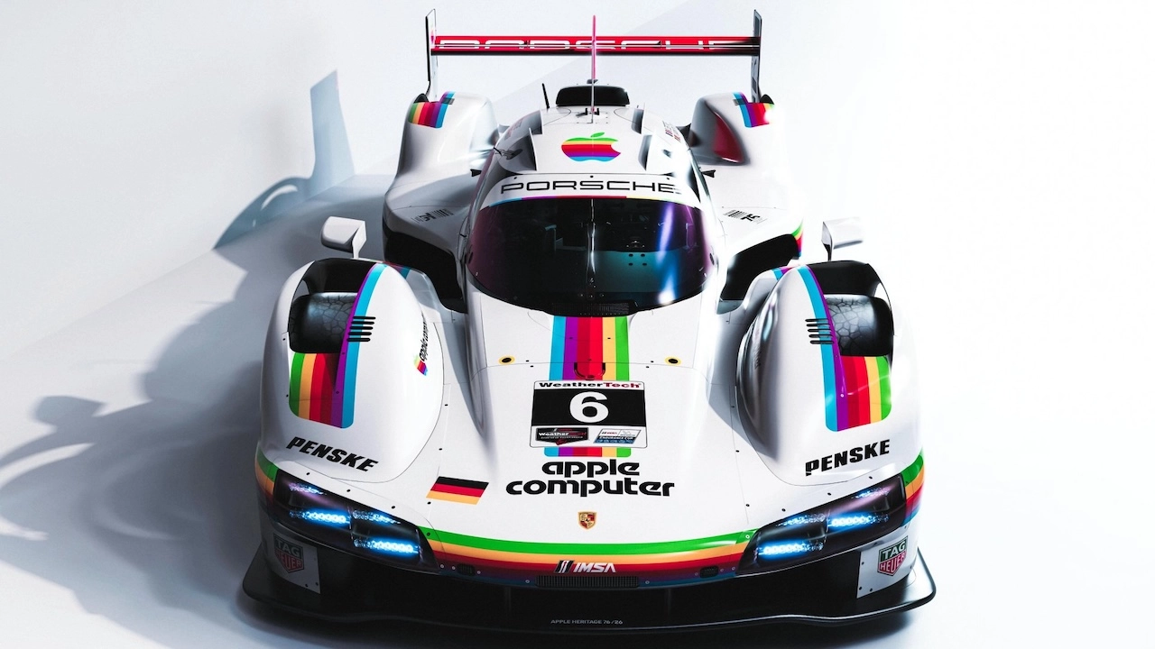 Porsche Apple Livery.
