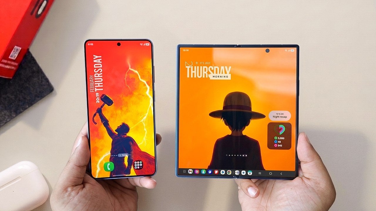 Side by side comparison of Samsung Galaxy Z Fold 8 Ultra and S26 Ultra