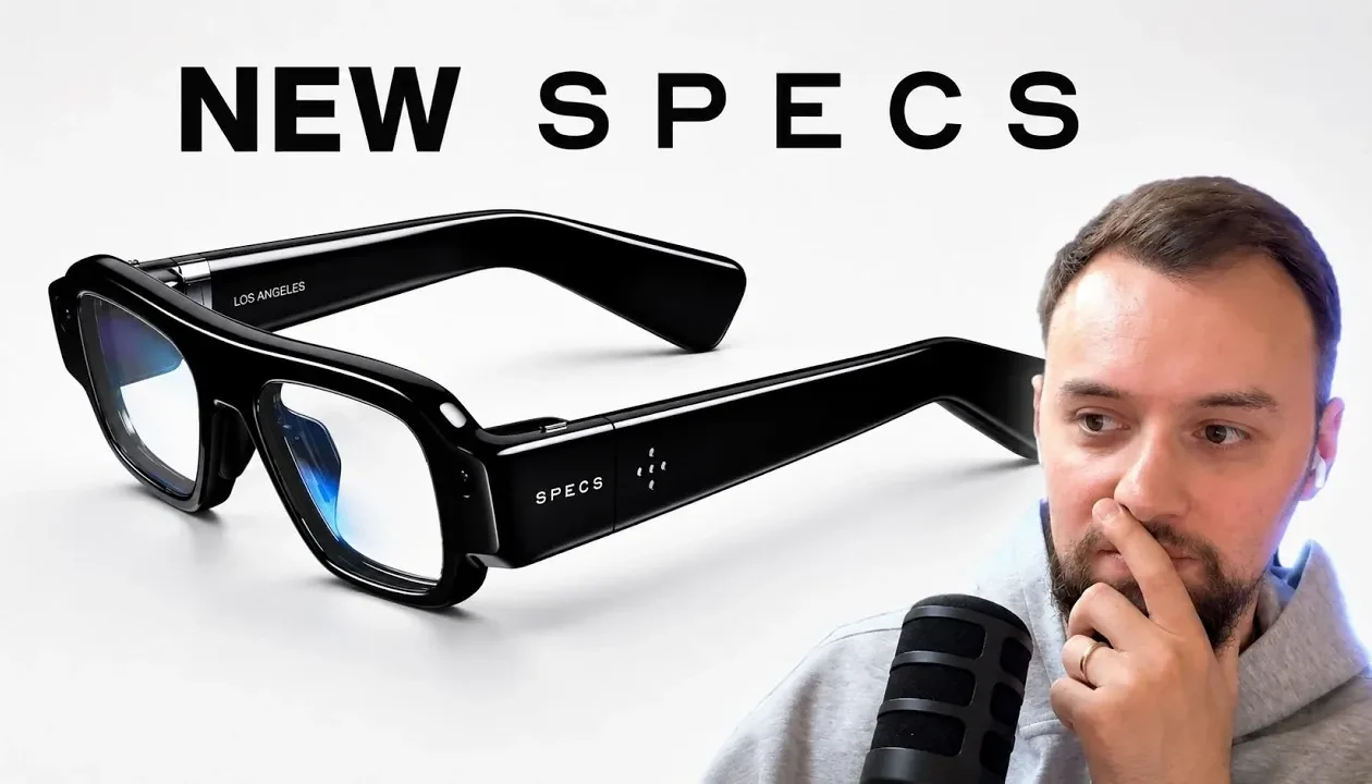 Snap's new lightweight AR Specs featuring electrochromic lenses.