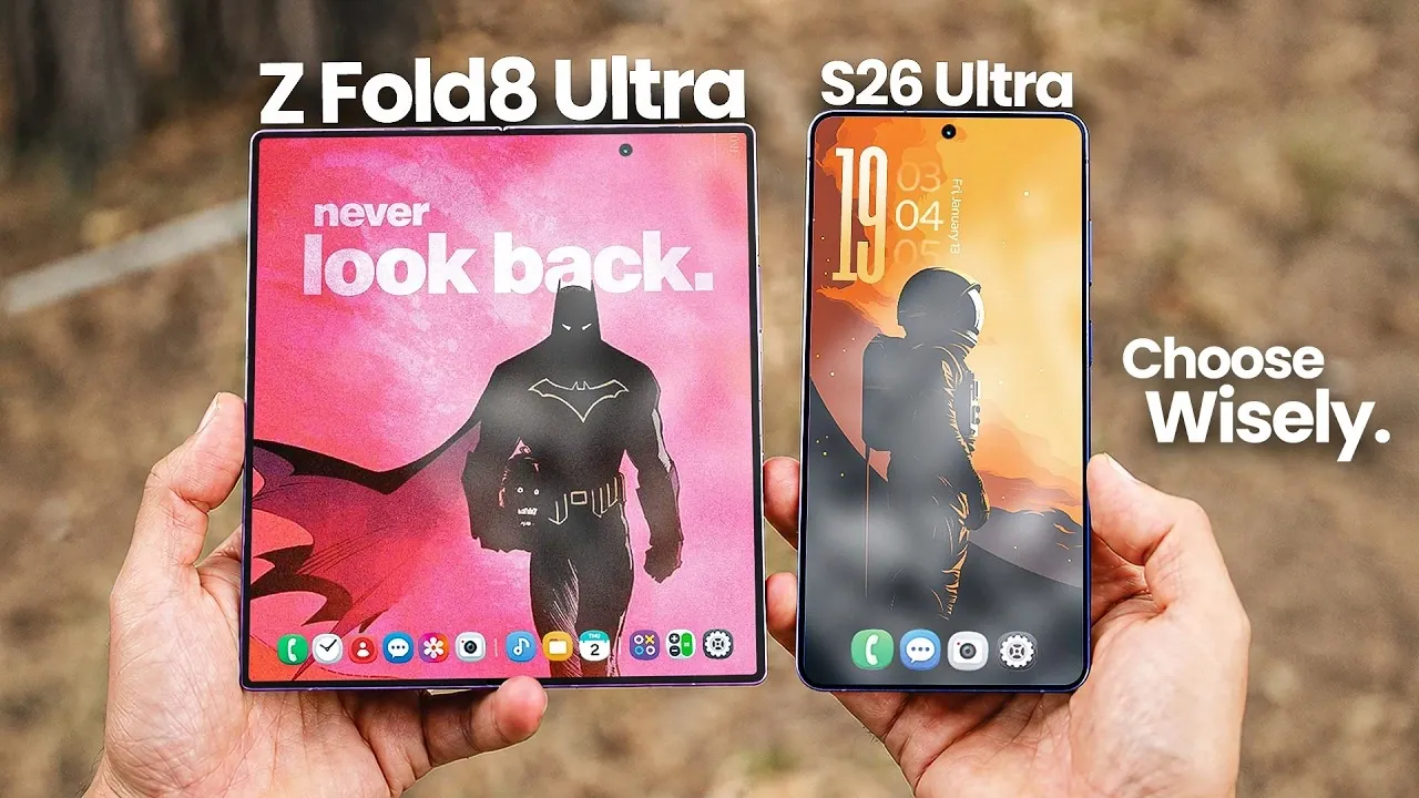 The 8-inch crease-less inner folding display of the Galaxy Z Fold 8 Ultra.