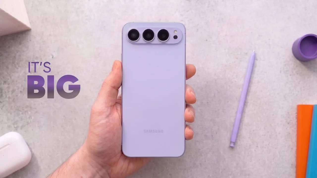 Side profile comparing the expected thickness of the Galaxy S27 Pro and Ultra