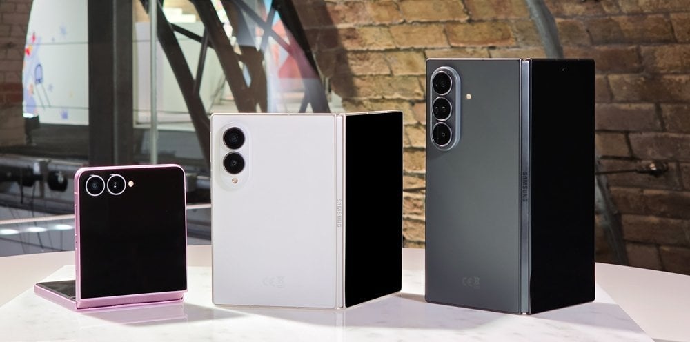 The front and back of the new Samsung Galaxy Z Fold8 Ultra smartphone.