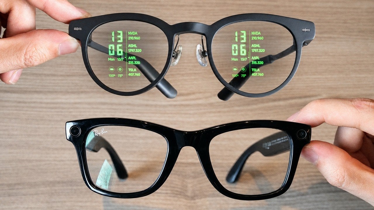 Side by side comparison of MemoMind One and Ray-Ban Meta Gen 2 smart glasses.