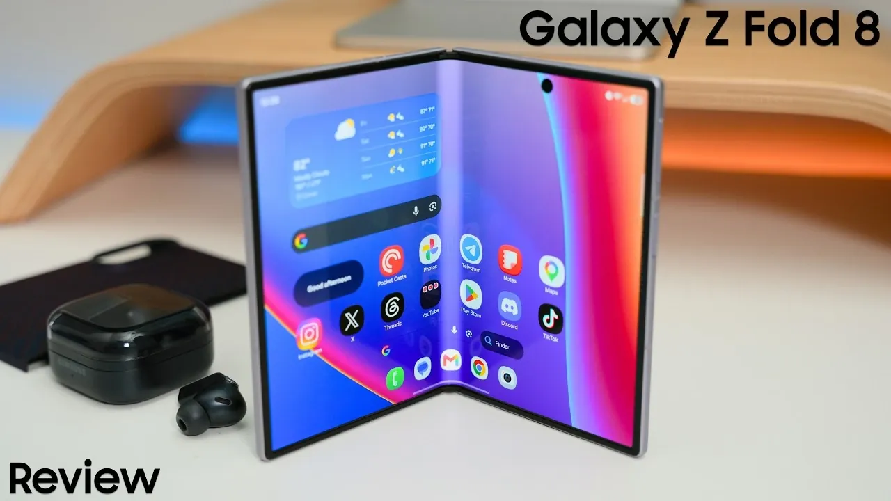 The inner display of the Galaxy Z Fold 8 at maximum brightness