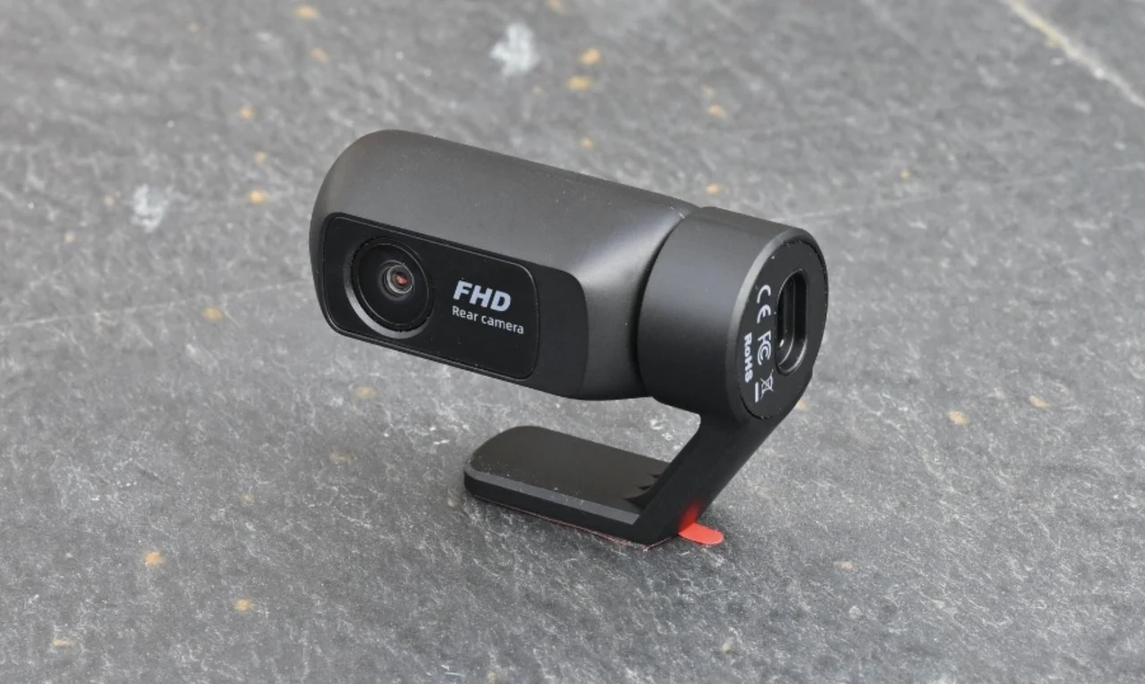 Fanttik Luma K10 Apex Rear Camera USB Connection
