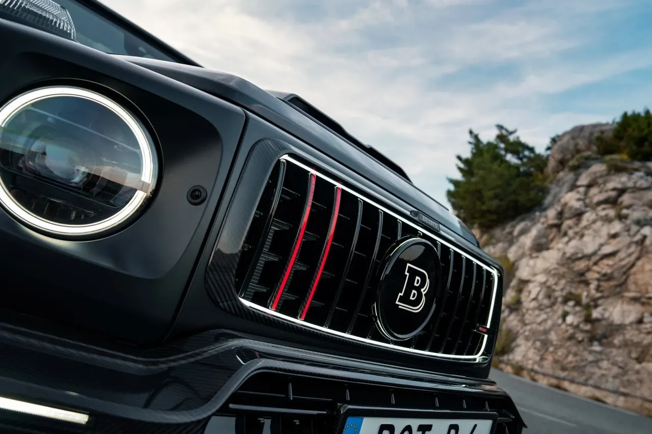BRABUS 900 ROCKET EDITION CABRIO Delivers 900 Hp from V8 image 3