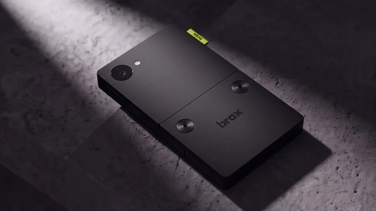 Close-up of the touch-sensitive physical QWERTY keyboard on the Brax Wink.